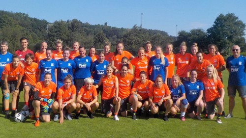 FC Bayern München Frauen - Meister Saison 2015/16 zum Trainingslager an der Brühlstraße mit fünf Olympisiegerinnen